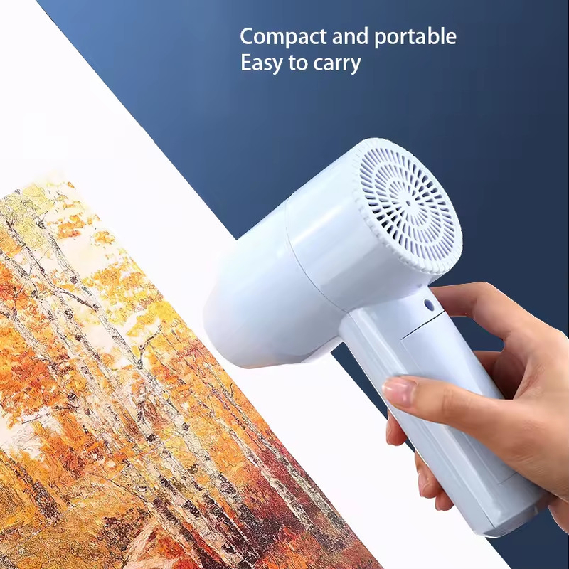 Puissant sèche-cheveux sans fil de 800W avec une autonomie de 60 minutes et une technologie tourmaline