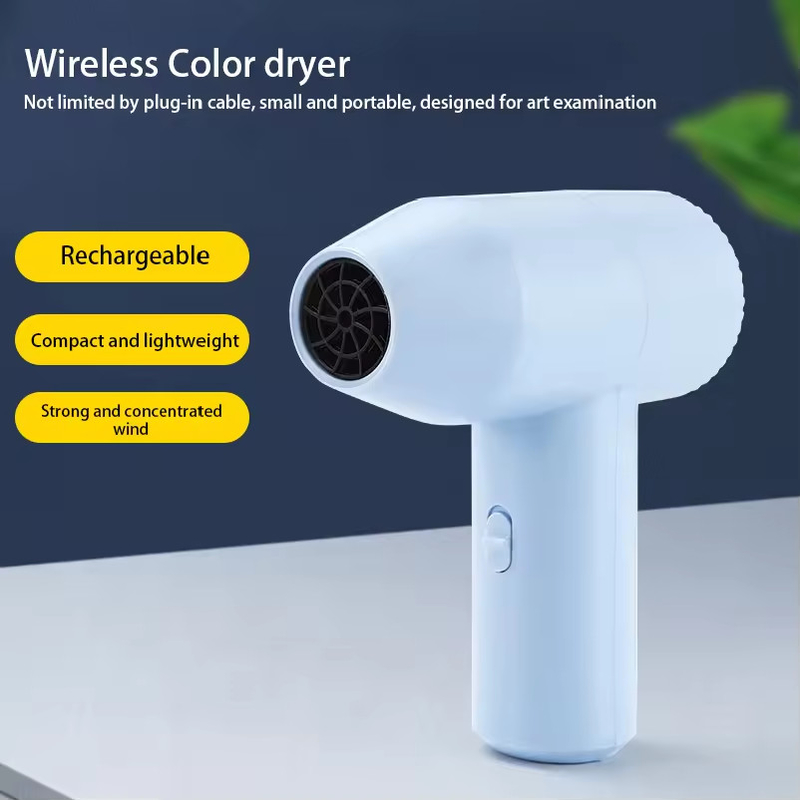 Puissant sèche-cheveux sans fil de 800W avec une autonomie de 60 minutes et une technologie tourmaline